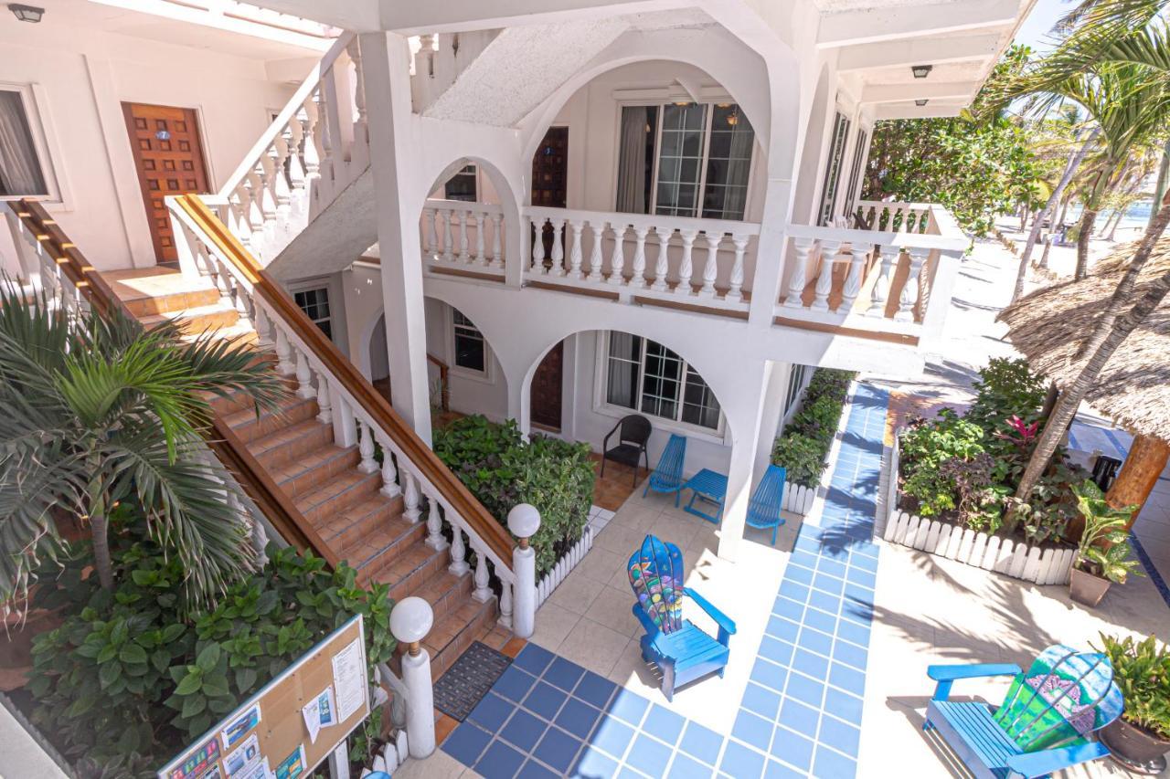 Blue Tang Inn San Pedro  Buitenkant foto